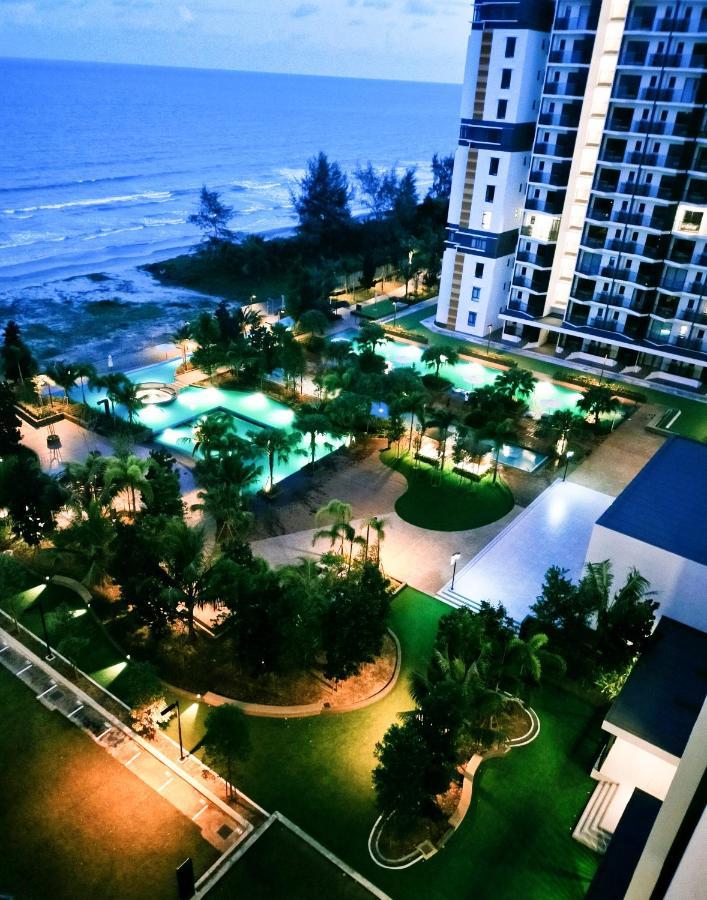 Timur Bay Seafront Residence Kuantan Bagian luar foto